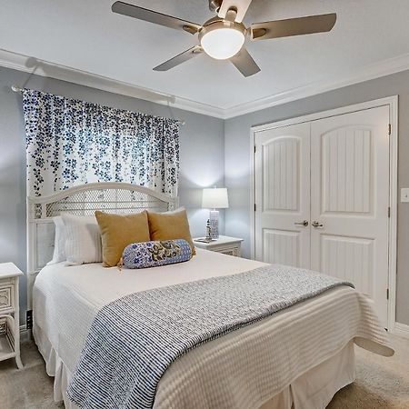 Spring Break Specials! Front Row Views - Tiki Bar - Playground Villa Bolivar Peninsula Exteriör bild