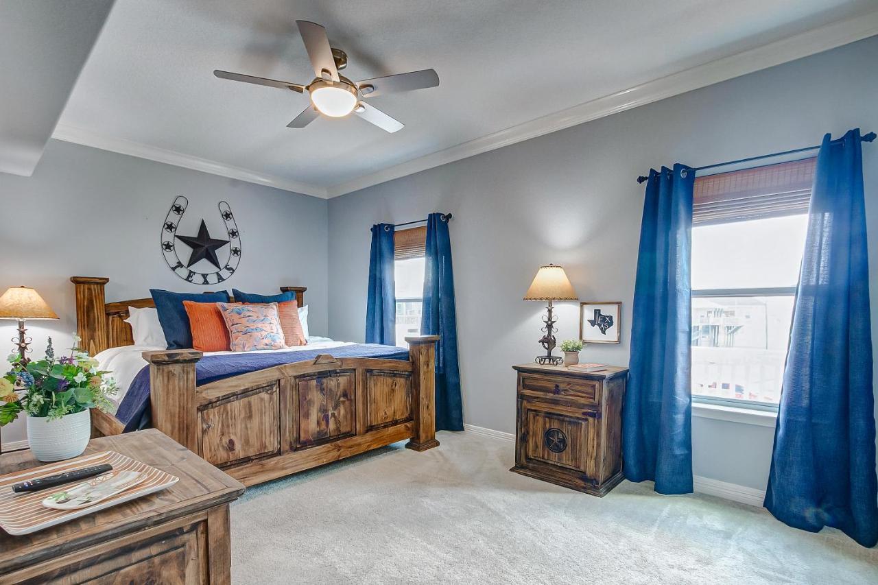 Spring Break Specials! Front Row Views - Tiki Bar - Playground Villa Bolivar Peninsula Exteriör bild
